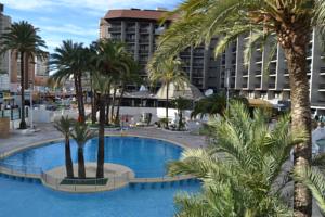 Piscina del Hotel Marina Benidorm en Playa Levante
