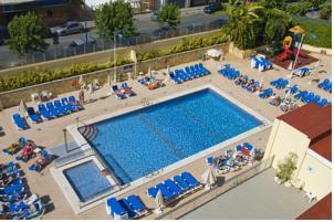 Vistas a la piscina desde el Hotel Servigroup Orange Benidorm